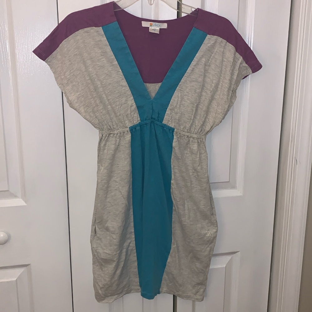 Beach/ swim cover up, 2 side pockets, size small